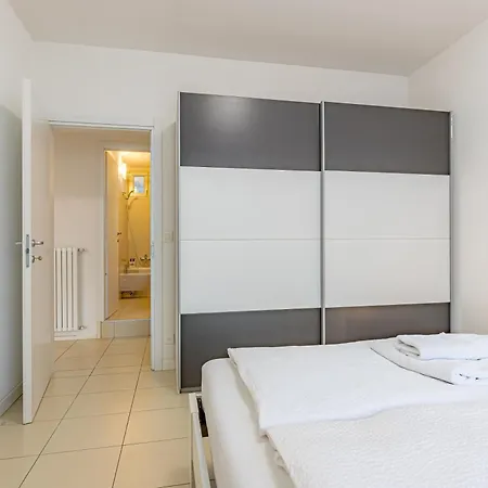 Apartment Imperial Of 2 With A View And Garden Behind The Station And 10 Min From The Of